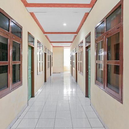 Oyo 93046 Hotel Fortuna Parepare Ngoại thất bức ảnh