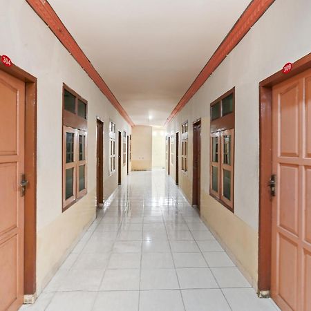 Oyo 93046 Hotel Fortuna Parepare Ngoại thất bức ảnh
