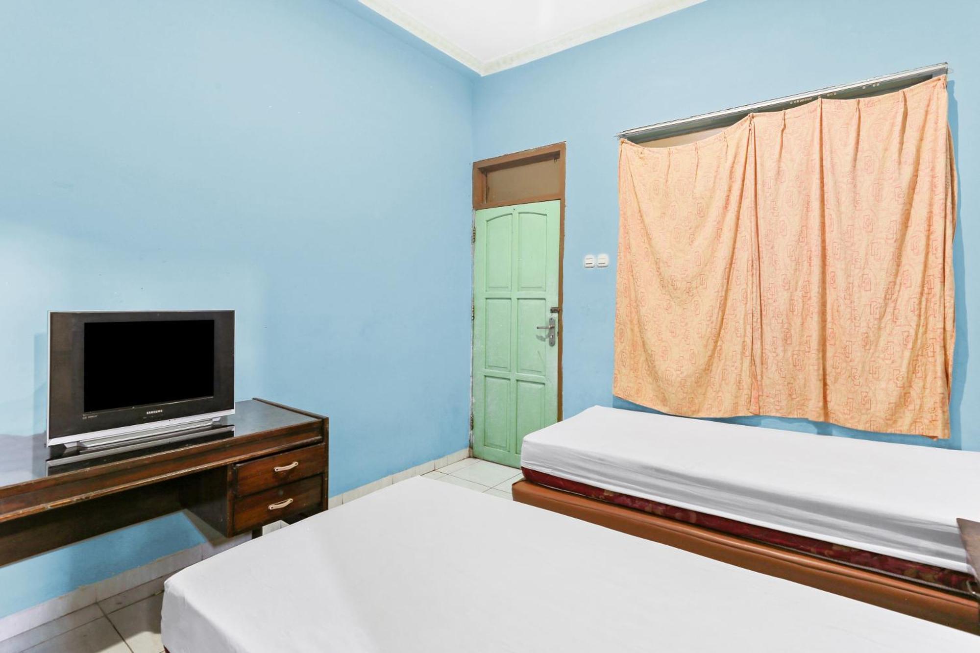 Oyo 93046 Hotel Fortuna Parepare Ngoại thất bức ảnh