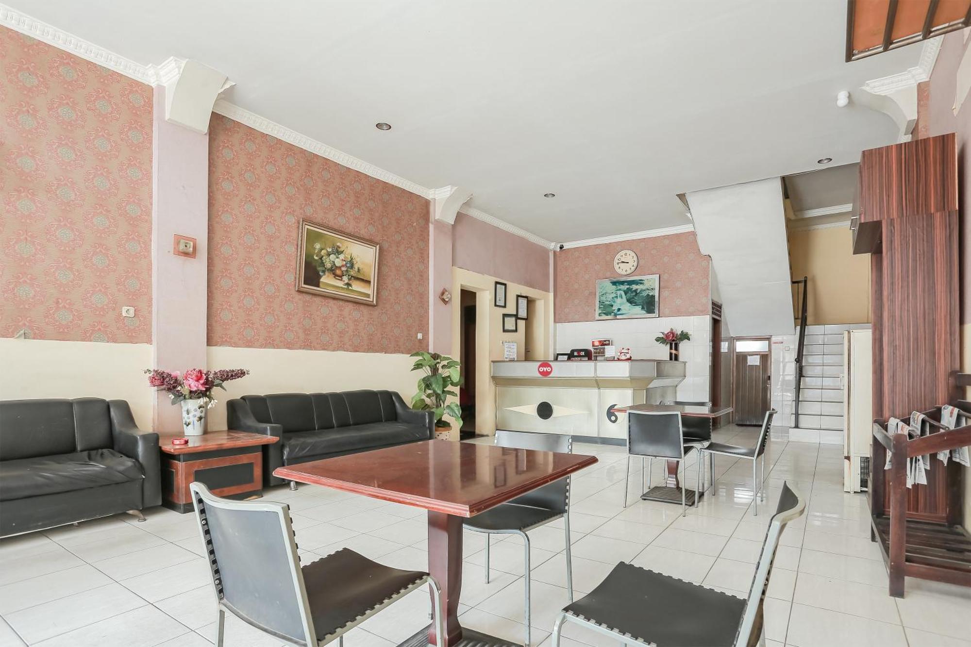 Oyo 93046 Hotel Fortuna Parepare Ngoại thất bức ảnh