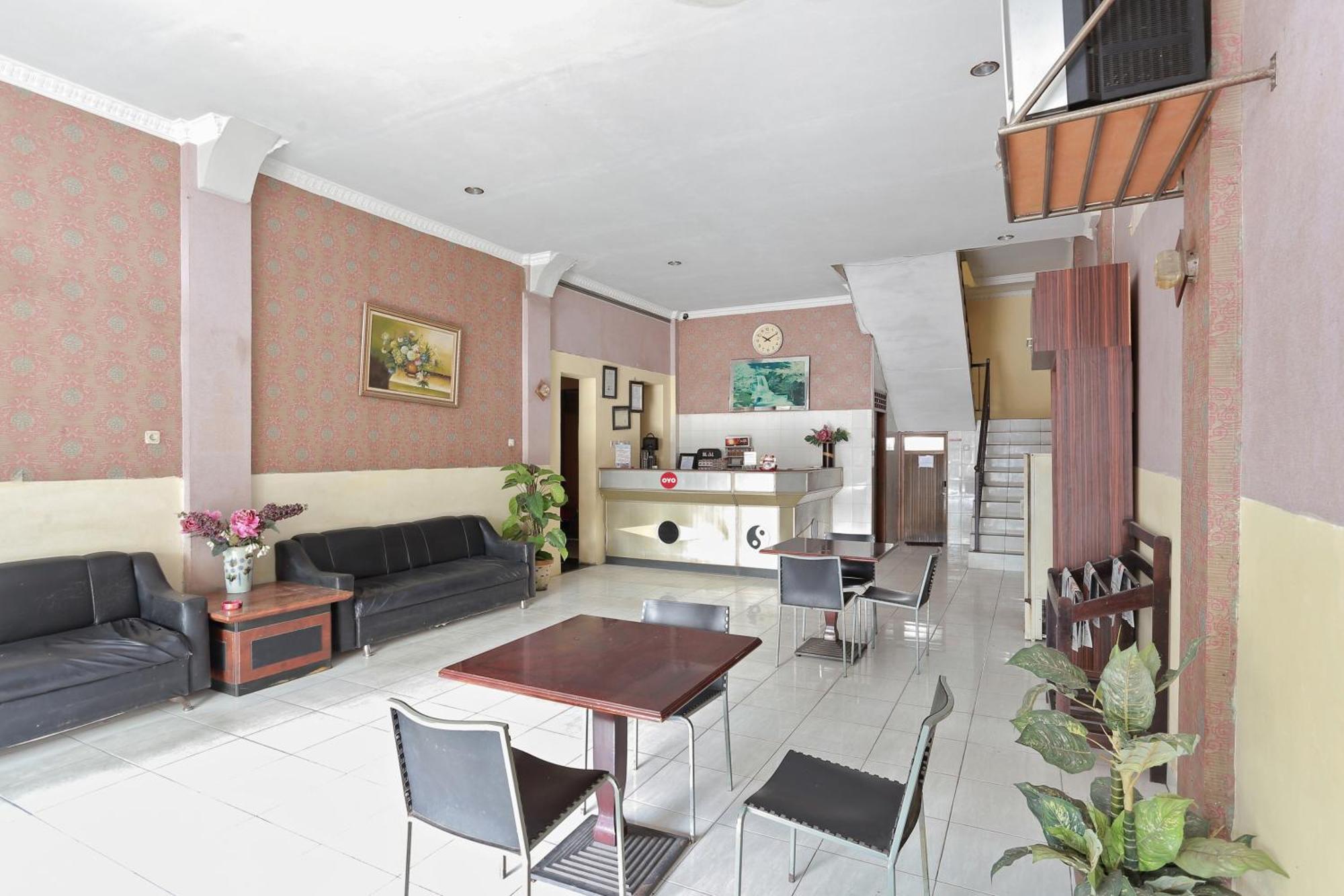 Oyo 93046 Hotel Fortuna Parepare Ngoại thất bức ảnh