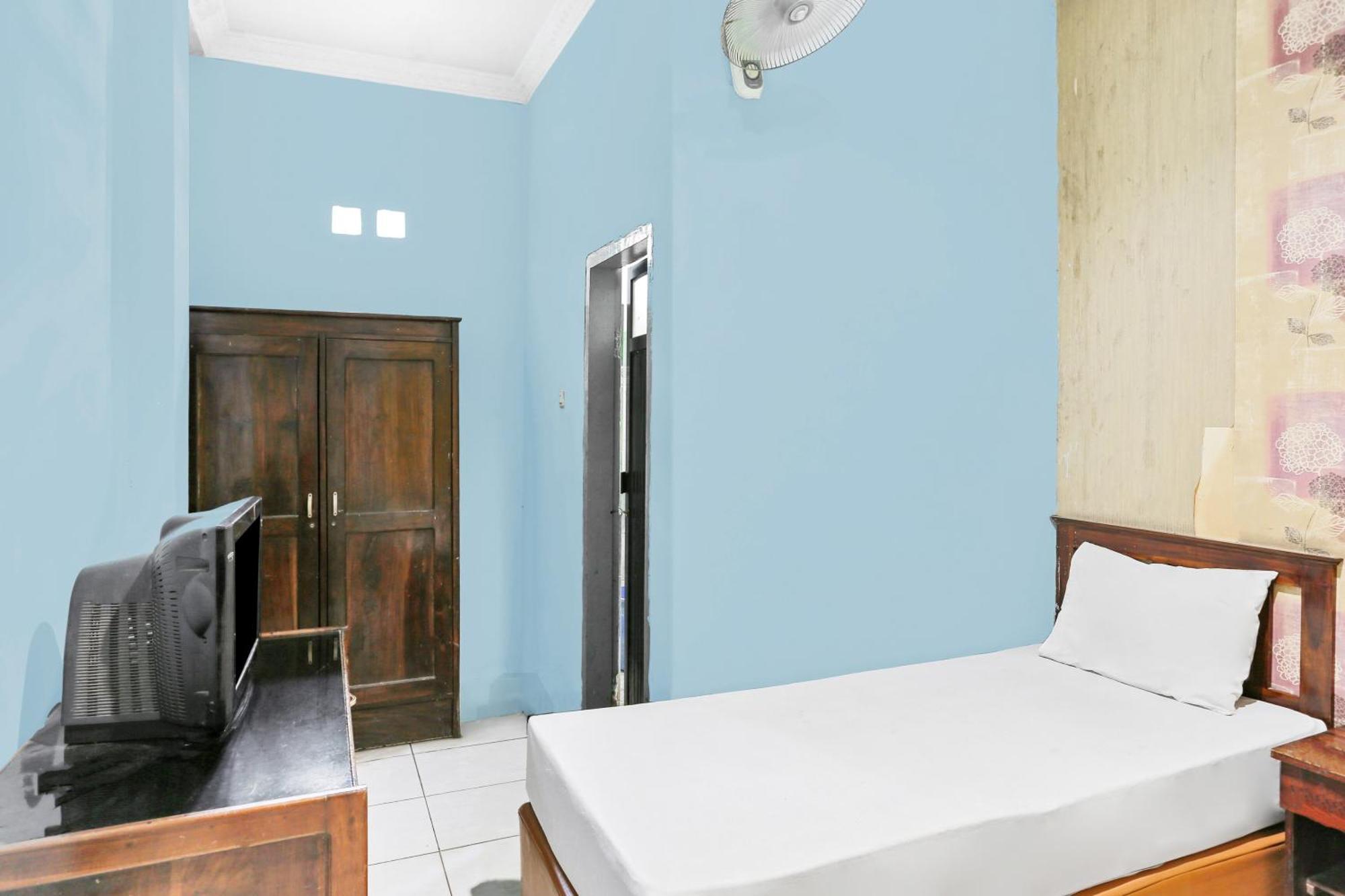 Oyo 93046 Hotel Fortuna Parepare Ngoại thất bức ảnh