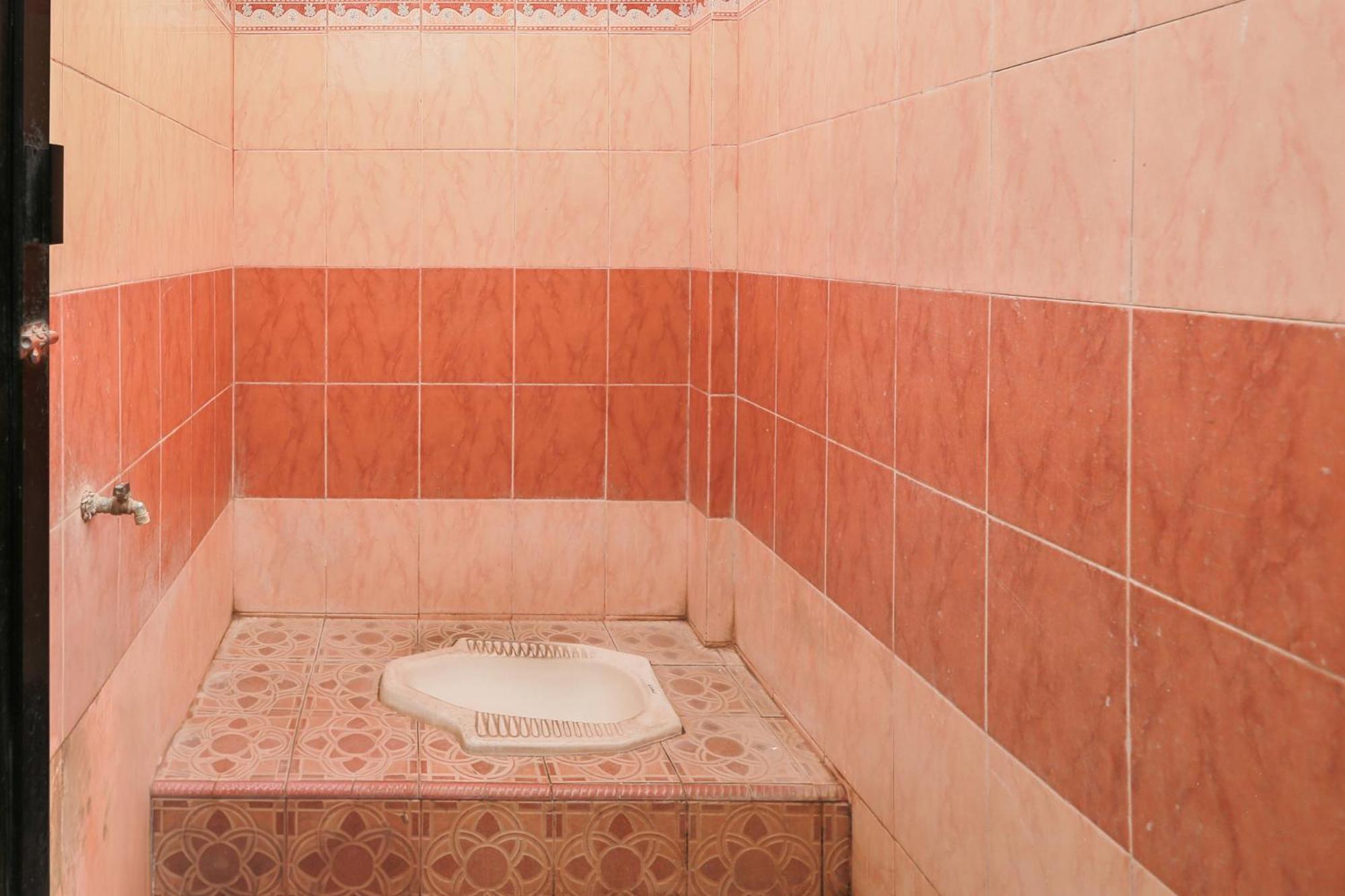 Oyo 93046 Hotel Fortuna Parepare Ngoại thất bức ảnh