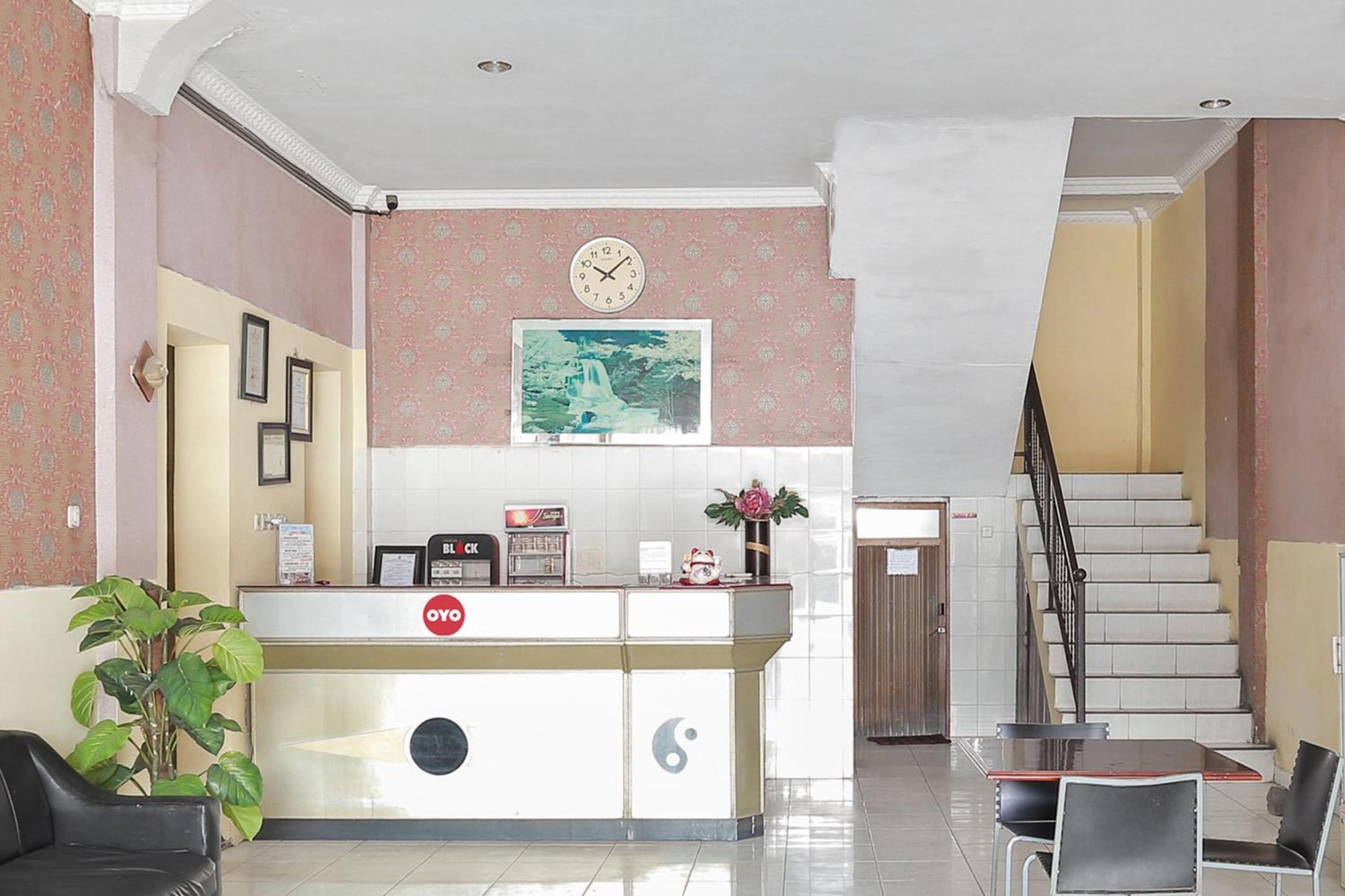 Oyo 93046 Hotel Fortuna Parepare Ngoại thất bức ảnh