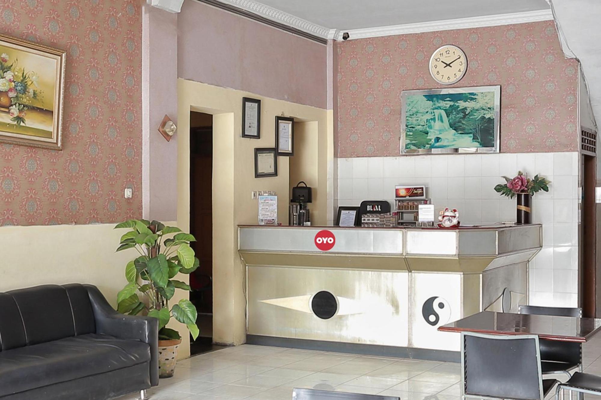 Oyo 93046 Hotel Fortuna Parepare Ngoại thất bức ảnh